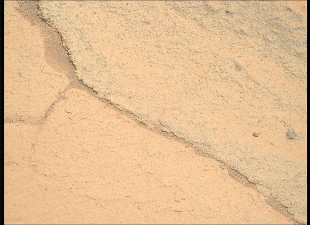 This image was taken by MCZ_RIGHT onboard NASA's Mars rover Perseverance on Sol 1513