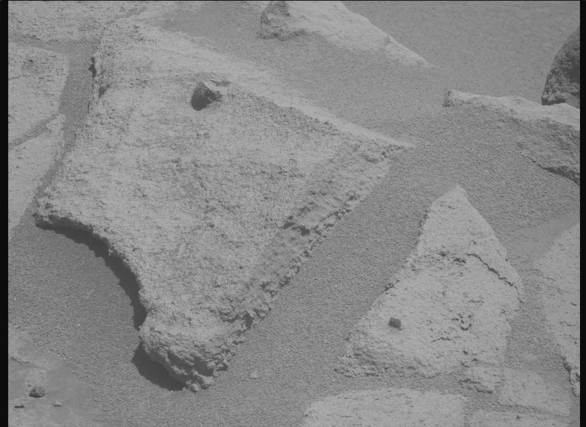 This image was taken by MCZ_RIGHT onboard NASA's Mars rover Perseverance on Sol 1515