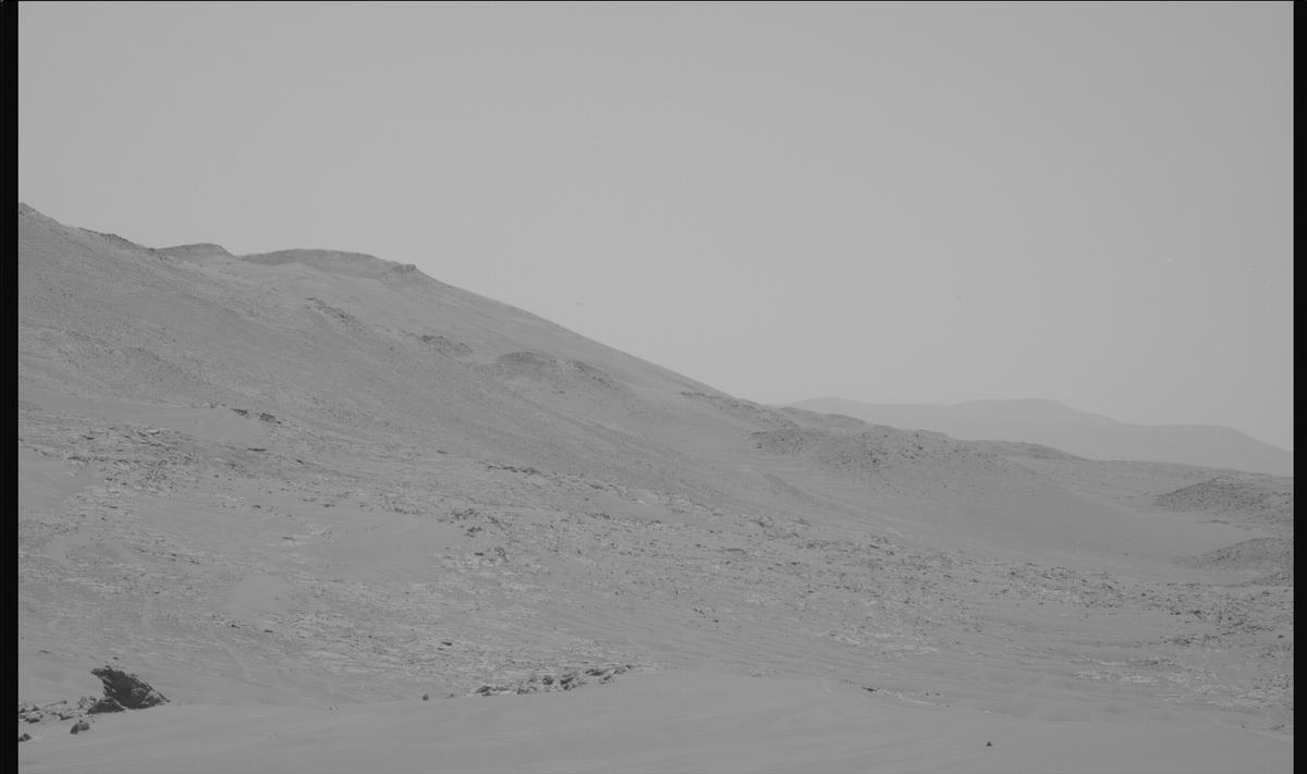 This image was taken by MCZ_LEFT onboard NASA's Mars rover Perseverance on Sol 1516