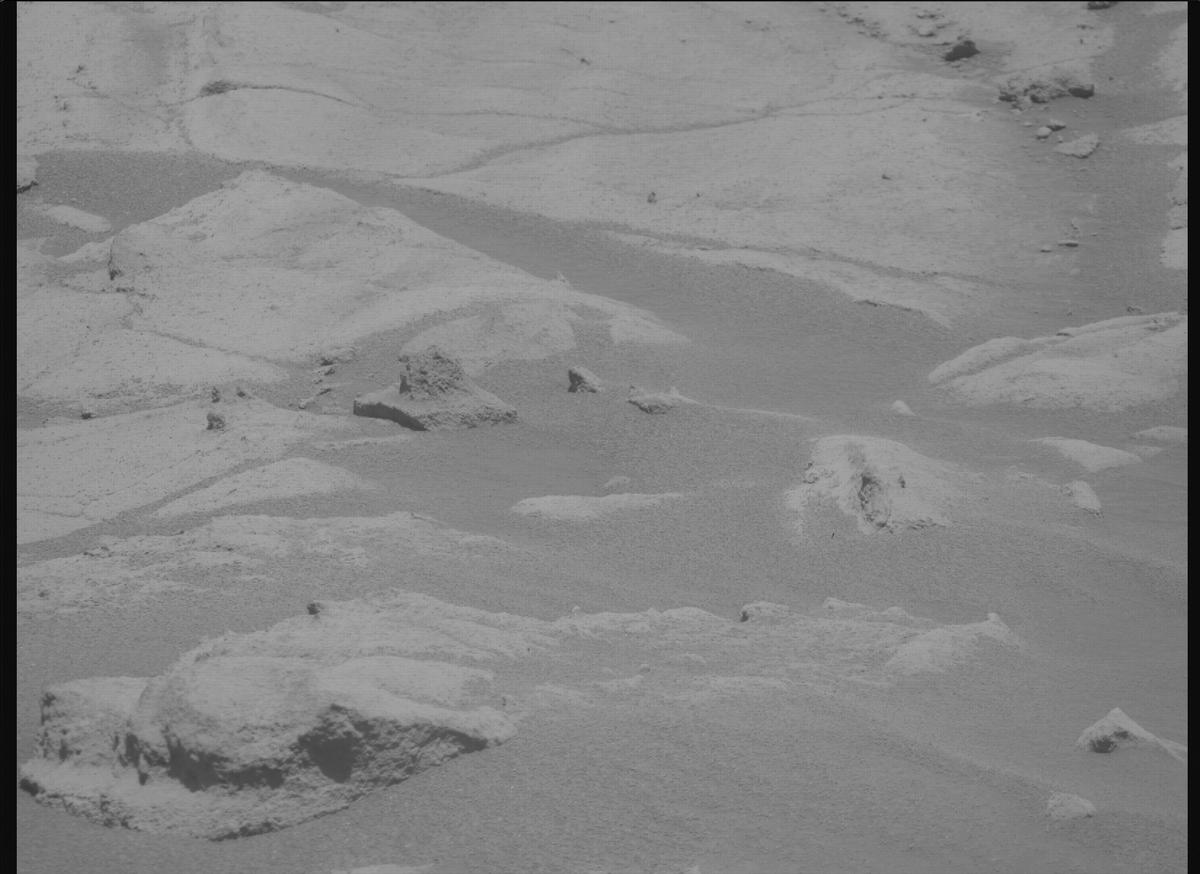 This image was taken by MCZ_RIGHT onboard NASA's Mars rover Perseverance on Sol 1516