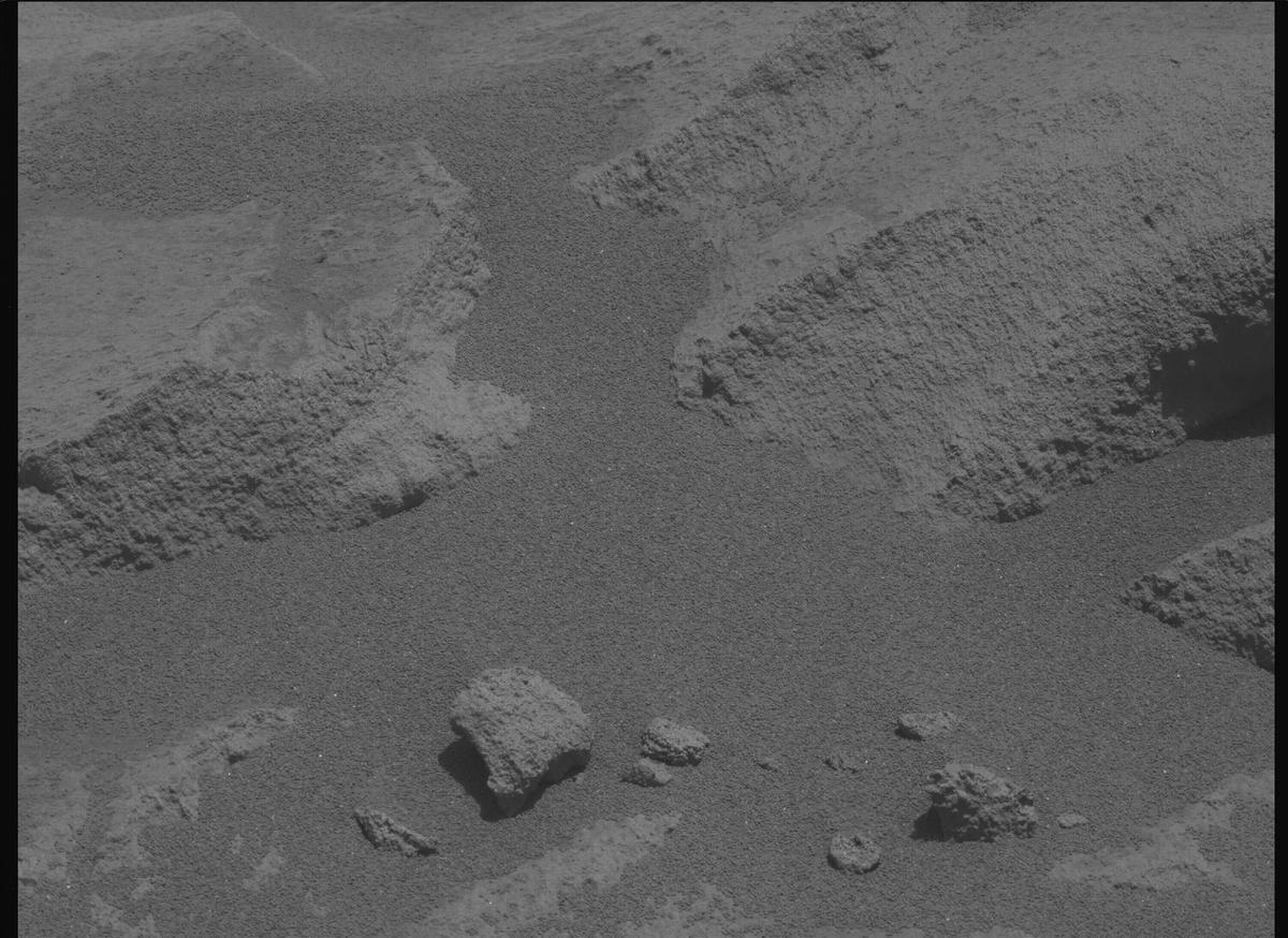 This image was taken by MCZ_LEFT onboard NASA's Mars rover Perseverance on Sol 1518