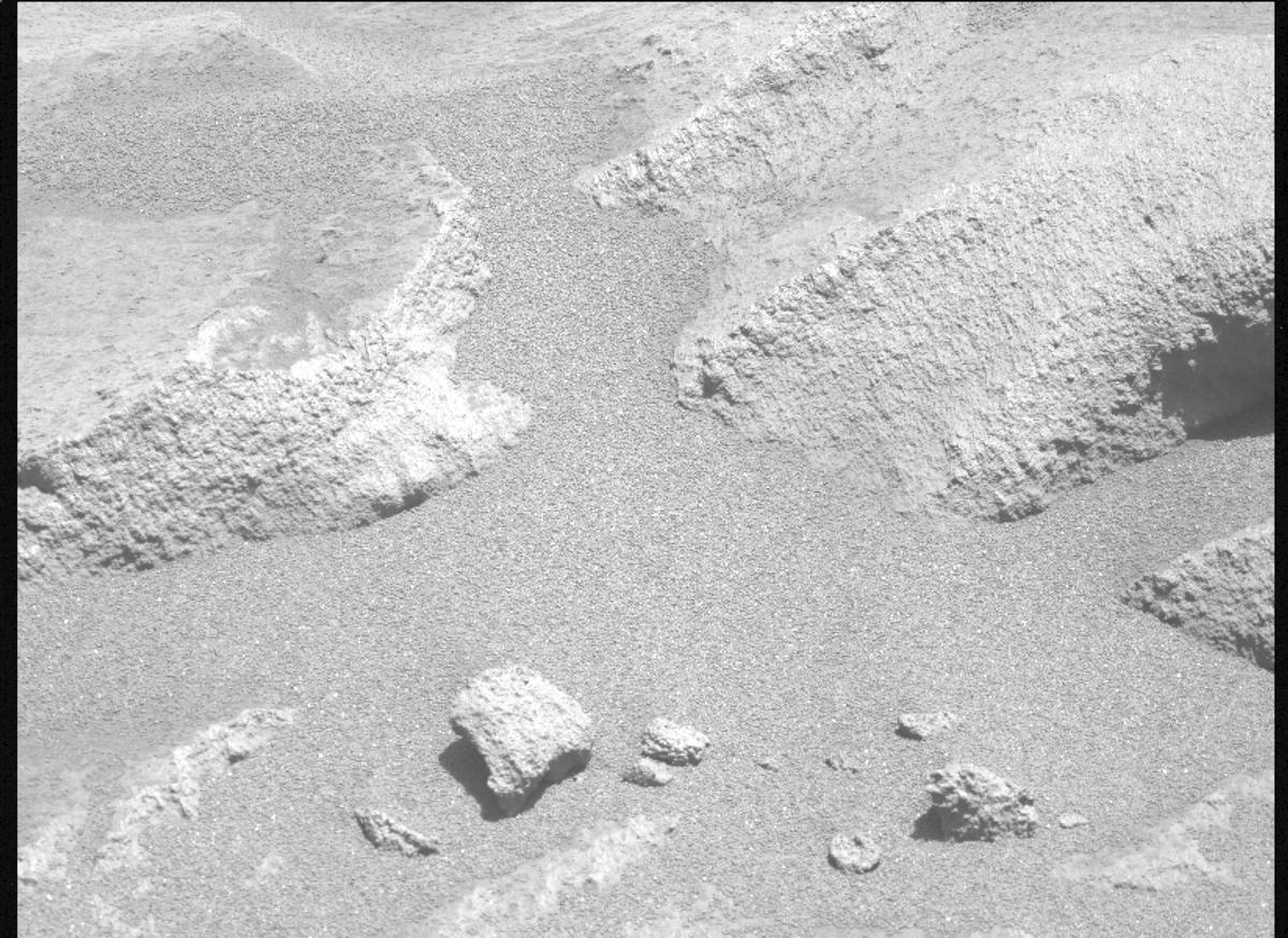 This image was taken by MCZ_LEFT onboard NASA's Mars rover Perseverance on Sol 1518