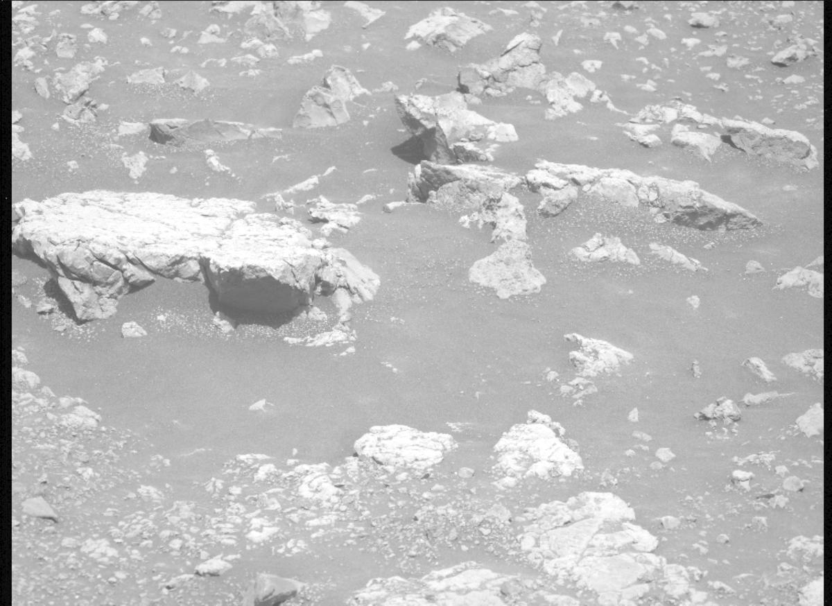This image was taken by MCZ_LEFT onboard NASA's Mars rover Perseverance on Sol 1520