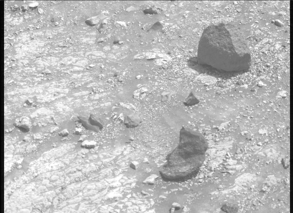 This image was taken by MCZ_RIGHT onboard NASA's Mars rover Perseverance on Sol 1524