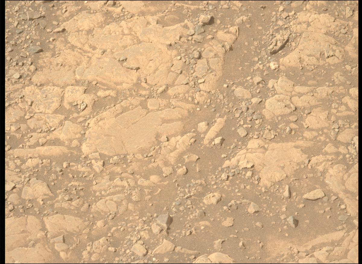 This image was taken by MCZ_LEFT onboard NASA's Mars rover Perseverance on Sol 1525