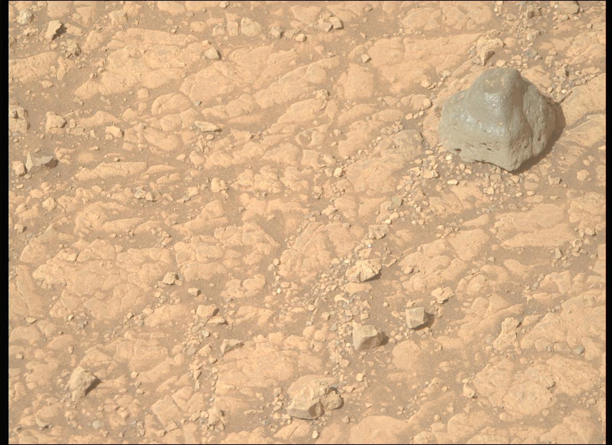 This image was taken by MCZ_RIGHT onboard NASA's Mars rover Perseverance on Sol 1525