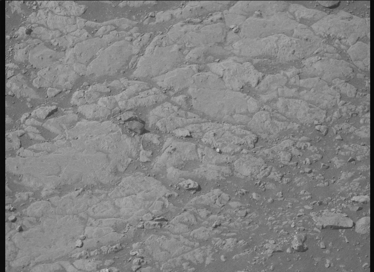 This image was taken by MCZ_RIGHT onboard NASA's Mars rover Perseverance on Sol 1525