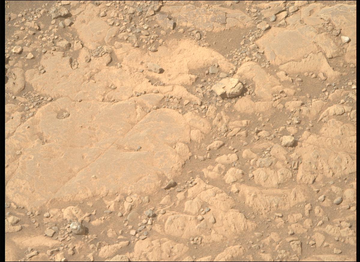This image was taken by MCZ_RIGHT onboard NASA's Mars rover Perseverance on Sol 1525