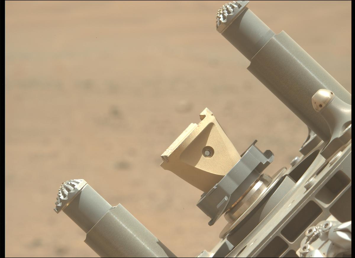 This image was taken by MCZ_LEFT onboard NASA's Mars rover Perseverance on Sol 1548