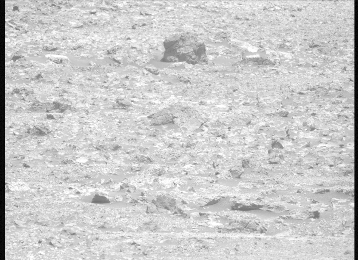 This image was taken by MCZ_LEFT onboard NASA's Mars rover Perseverance on Sol 1548