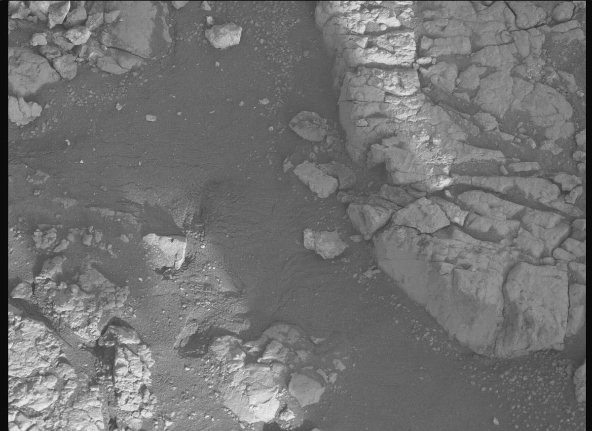 This image was taken by MCZ_LEFT onboard NASA's Mars rover Perseverance on Sol 1549