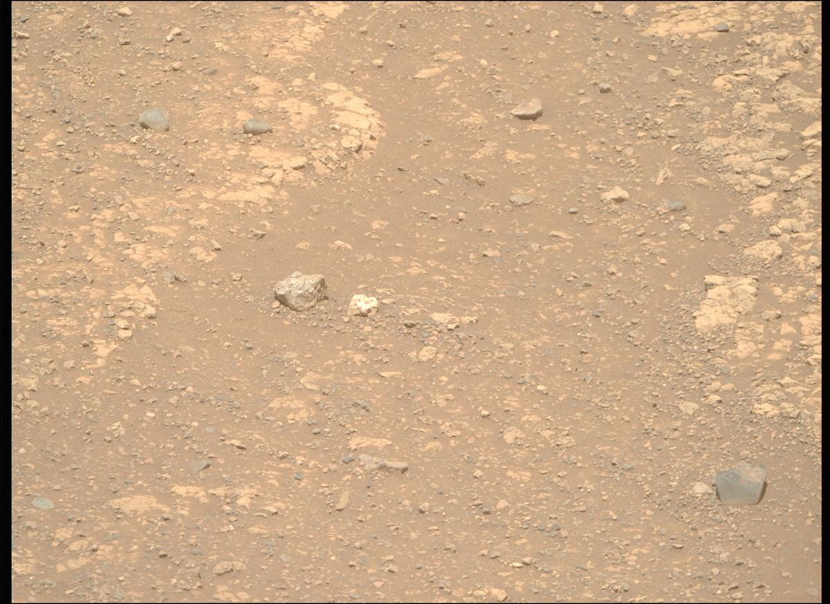 This image was taken by MCZ_RIGHT onboard NASA's Mars rover Perseverance on Sol 1551
