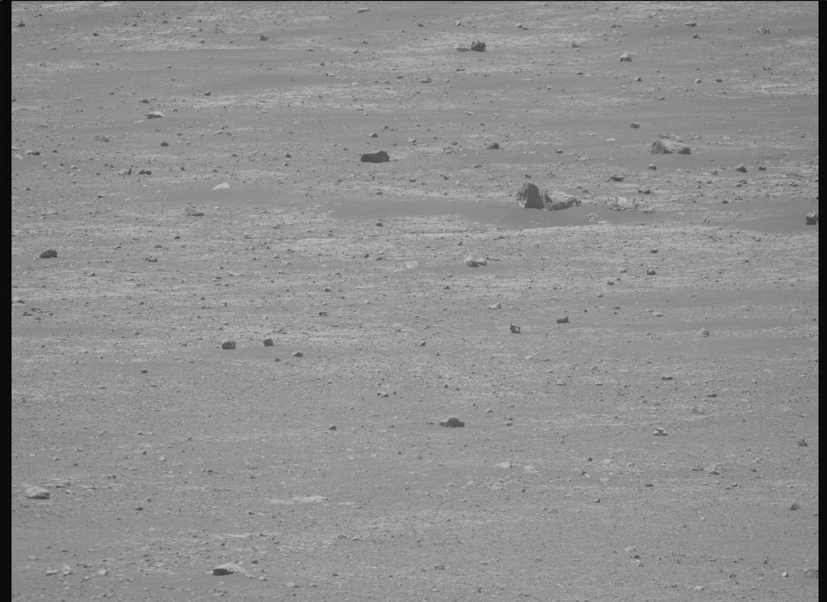 This image was taken by MCZ_RIGHT onboard NASA's Mars rover Perseverance on Sol 1554