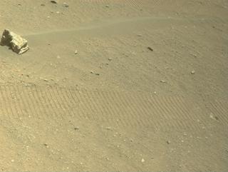 View image taken on Mars, Mars Perseverance Sol 1556: Right Navigation Camera (Navcam)