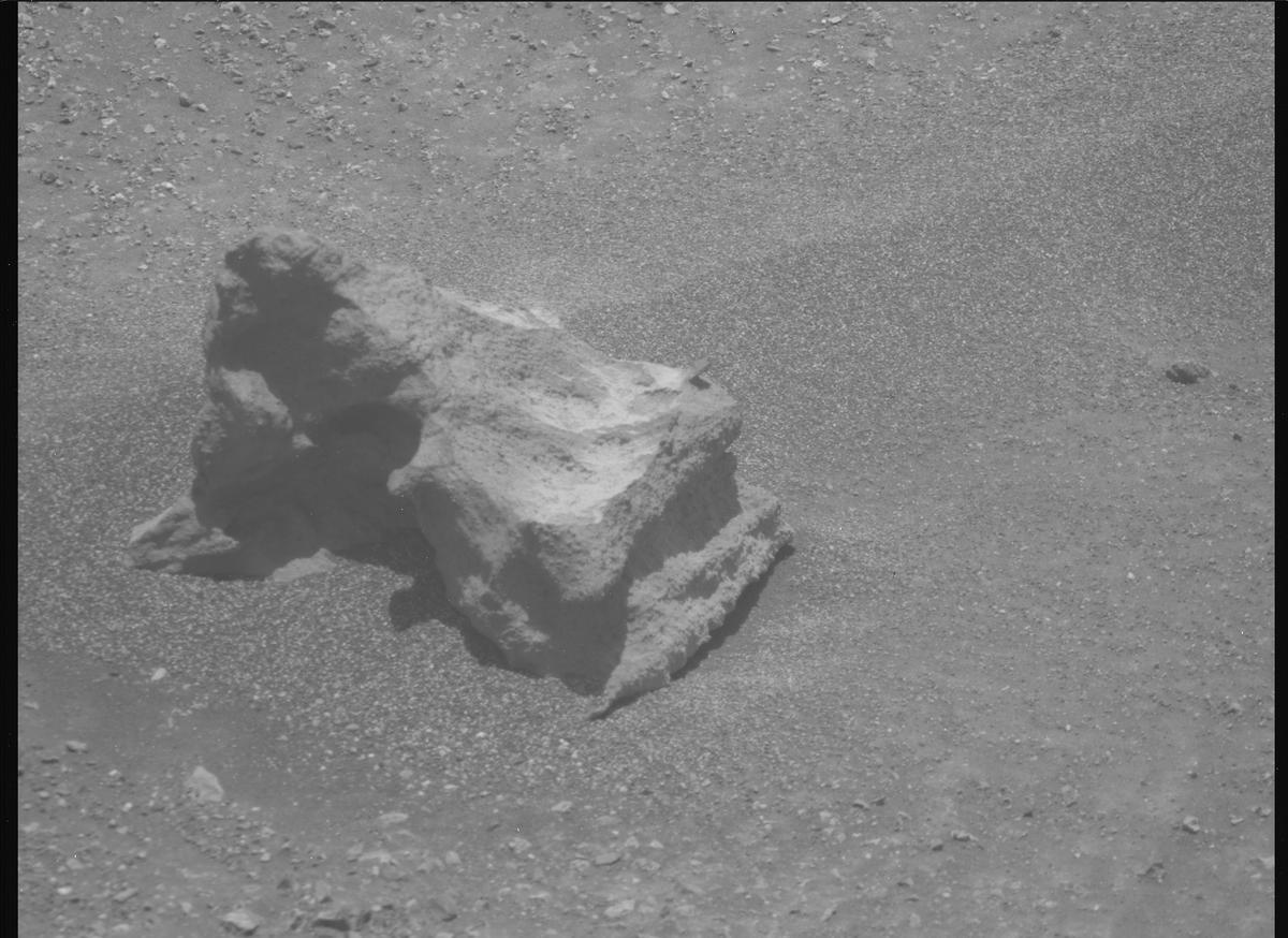 This image was taken by MCZ_RIGHT onboard NASA's Mars rover Perseverance on Sol 1558