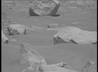 View image taken on Mars, Mars Perseverance Sol 1560: Left Mastcam-Z Camera