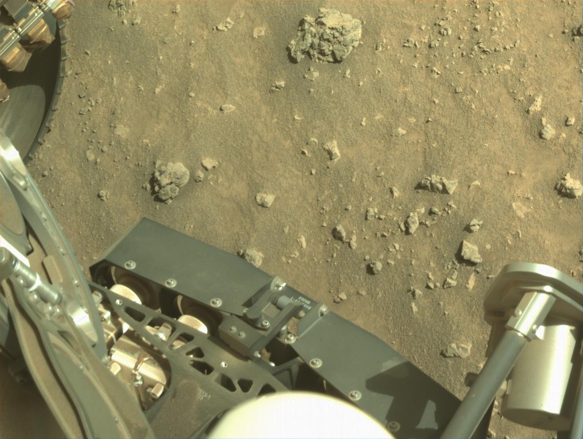 This image was taken by NAVCAM_RIGHT onboard NASA's Mars rover Perseverance on Sol 1562