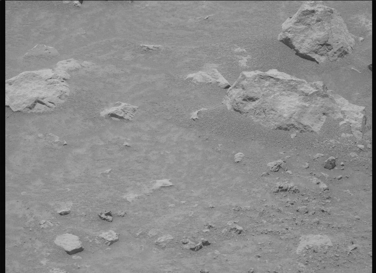 This image was taken by MCZ_LEFT onboard NASA's Mars rover Perseverance on Sol 1562