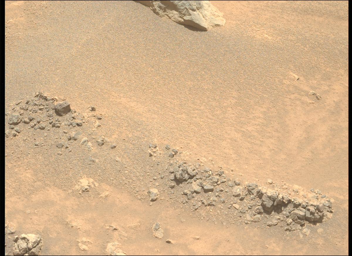 This image was taken by MCZ_LEFT onboard NASA's Mars rover Perseverance on Sol 1562