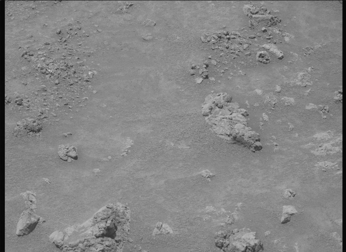 This image was taken by MCZ_LEFT onboard NASA's Mars rover Perseverance on Sol 1562