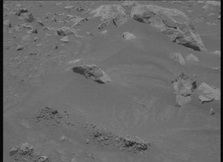 View image taken on Mars, Mars Perseverance Sol 1562: Left Mastcam-Z Camera