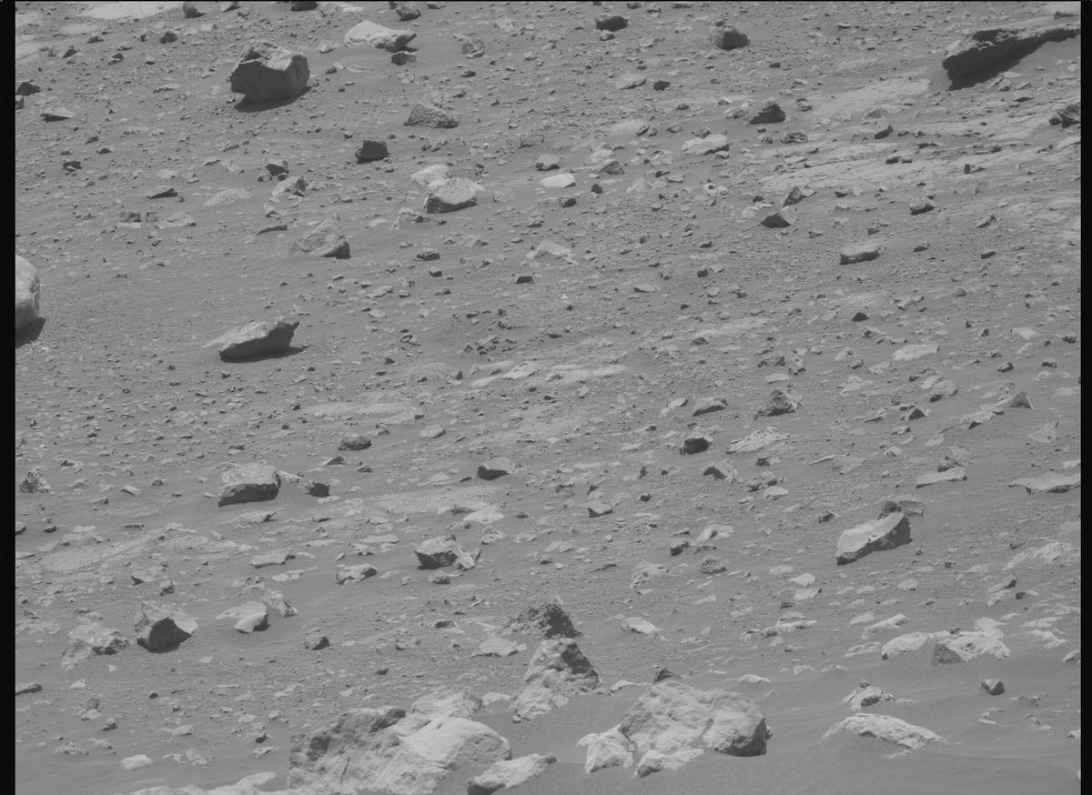 This image was taken by MCZ_RIGHT onboard NASA's Mars rover Perseverance on Sol 1562