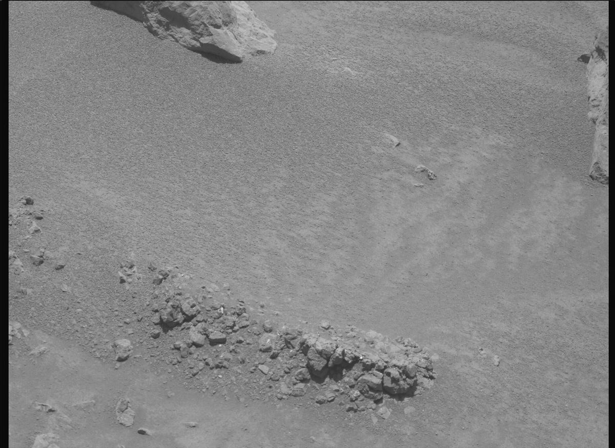 This image was taken by MCZ_RIGHT onboard NASA's Mars rover Perseverance on Sol 1562