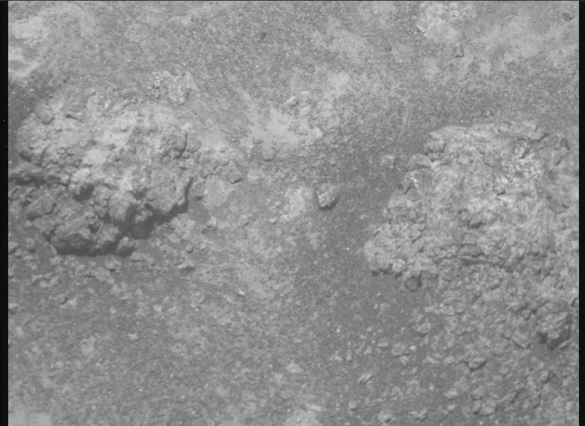 This image was taken by MCZ_RIGHT onboard NASA's Mars rover Perseverance on Sol 1563