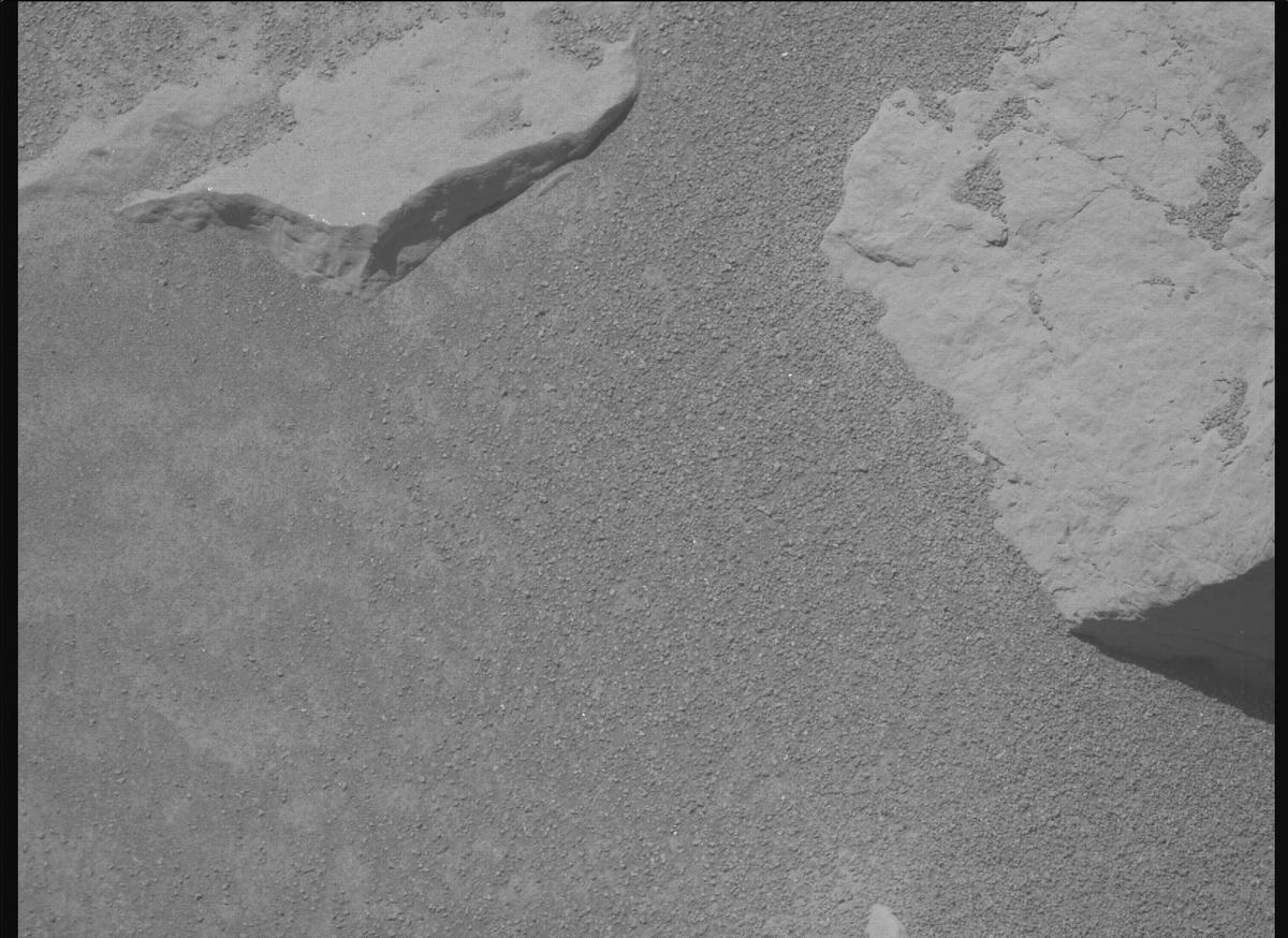 This image was taken by MCZ_RIGHT onboard NASA's Mars rover Perseverance on Sol 1565