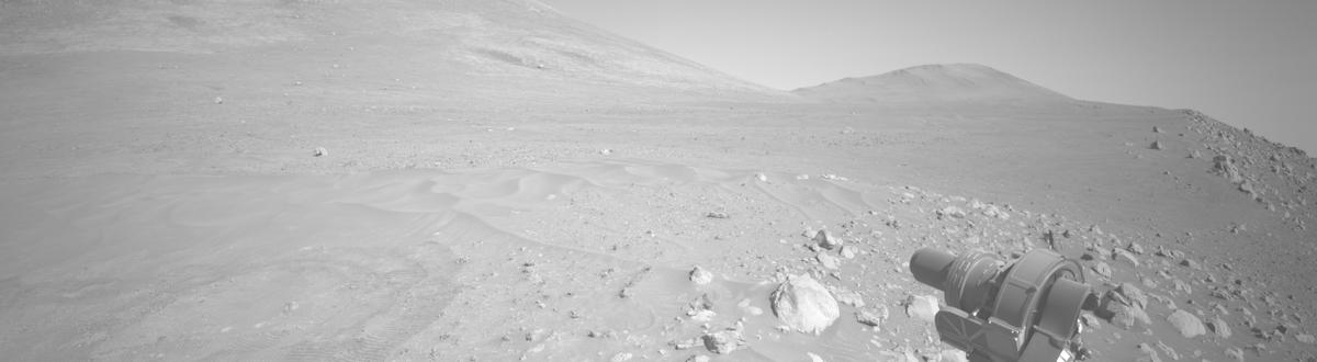 This image was taken by NAVCAM_LEFT onboard NASA's Mars rover Perseverance on Sol 1566
