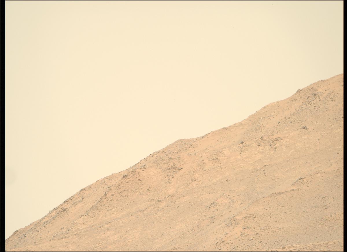 This image was taken by MCZ_RIGHT onboard NASA's Mars rover Perseverance on Sol 1566