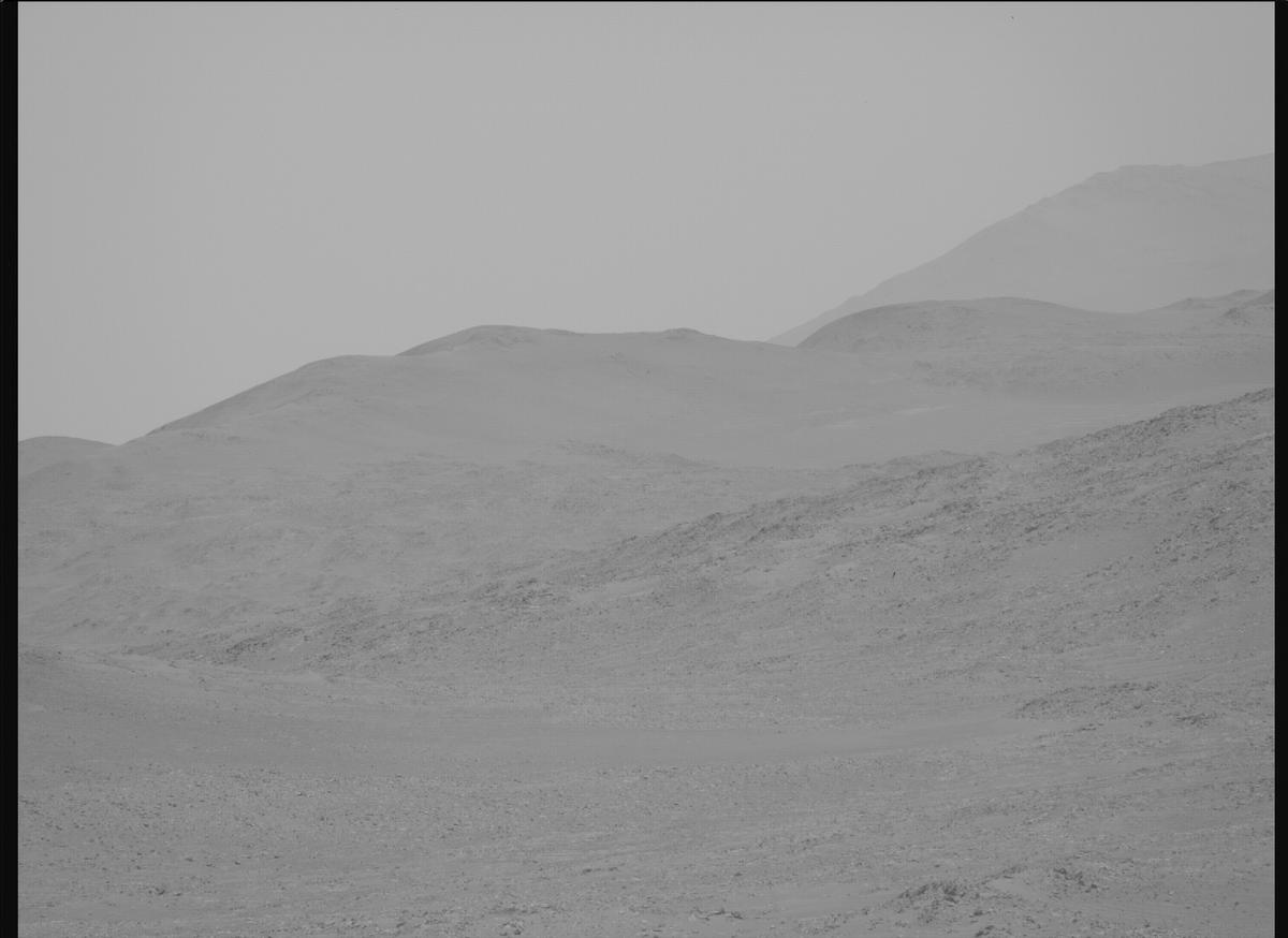This image was taken by MCZ_RIGHT onboard NASA's Mars rover Perseverance on Sol 1566