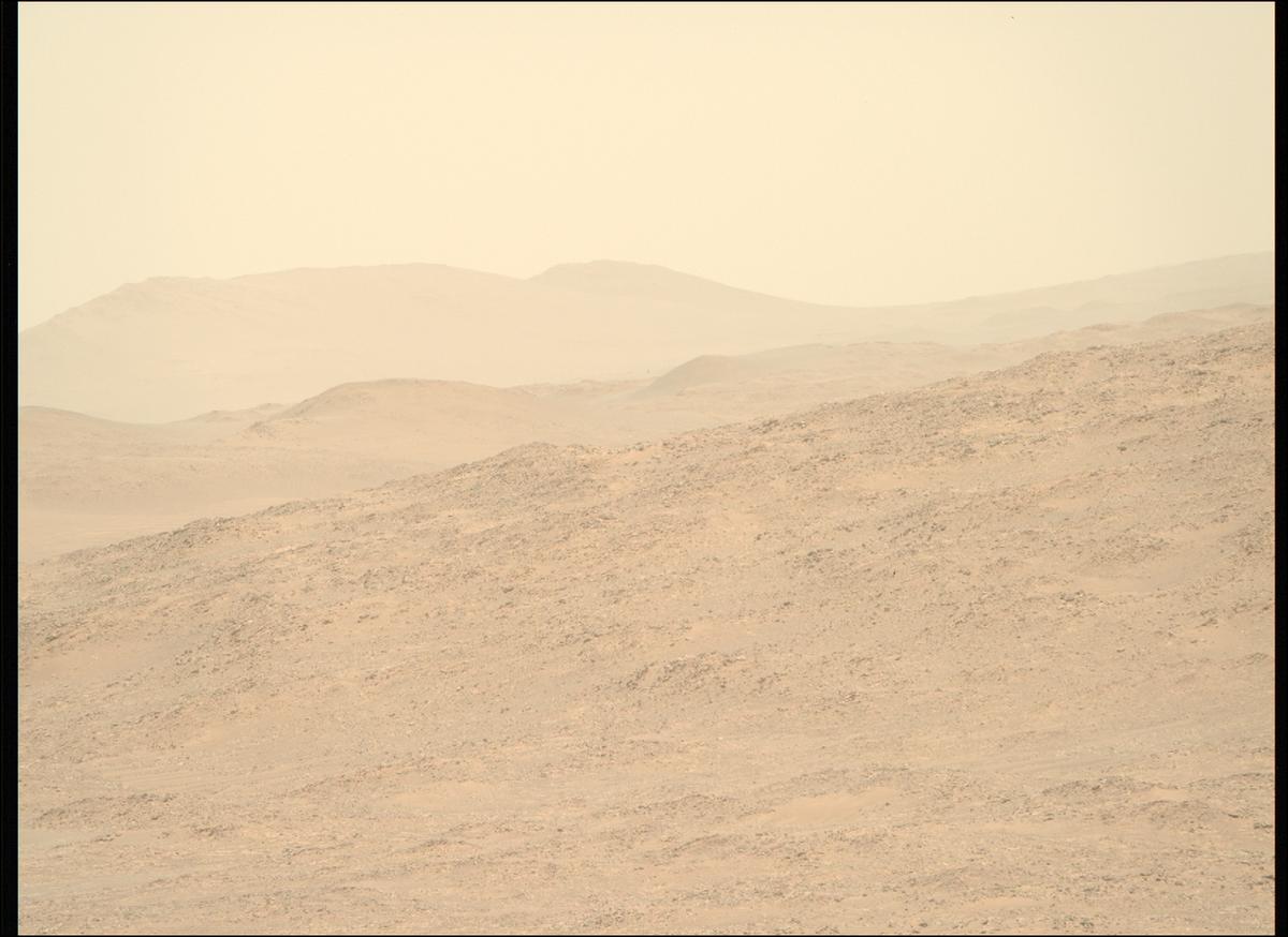 This image was taken by MCZ_RIGHT onboard NASA's Mars rover Perseverance on Sol 1566
