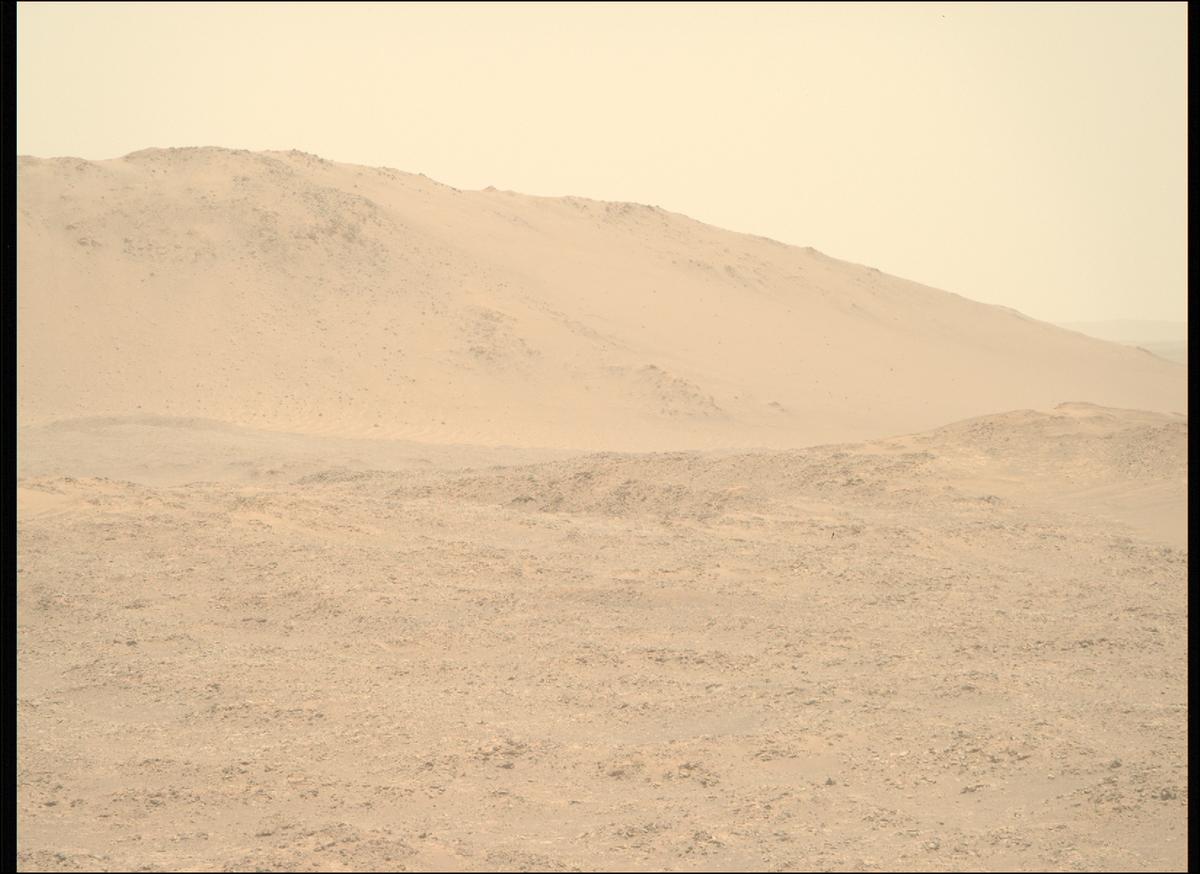 This image was taken by MCZ_RIGHT onboard NASA's Mars rover Perseverance on Sol 1566