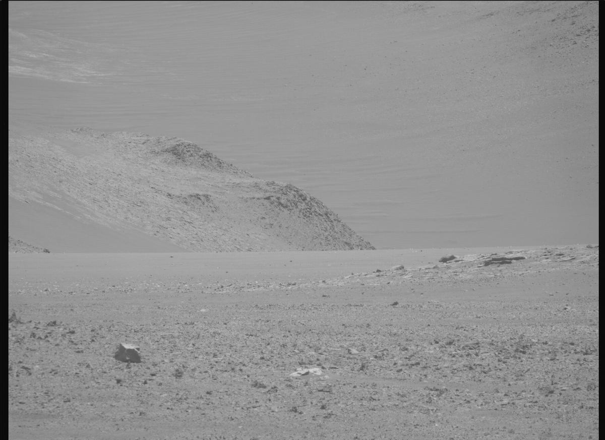 This image was taken by MCZ_RIGHT onboard NASA's Mars rover Perseverance on Sol 1566