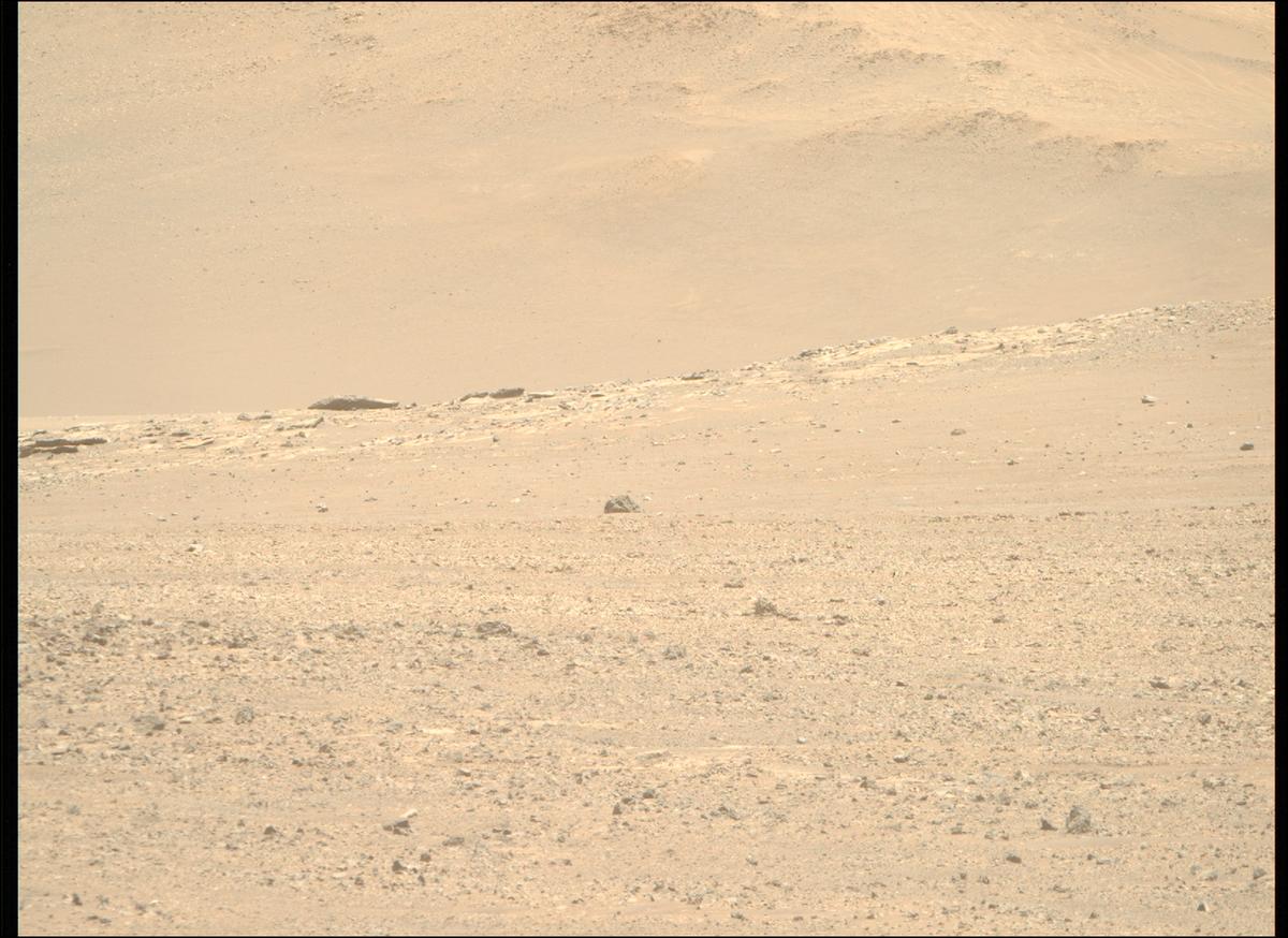 This image was taken by MCZ_RIGHT onboard NASA's Mars rover Perseverance on Sol 1566