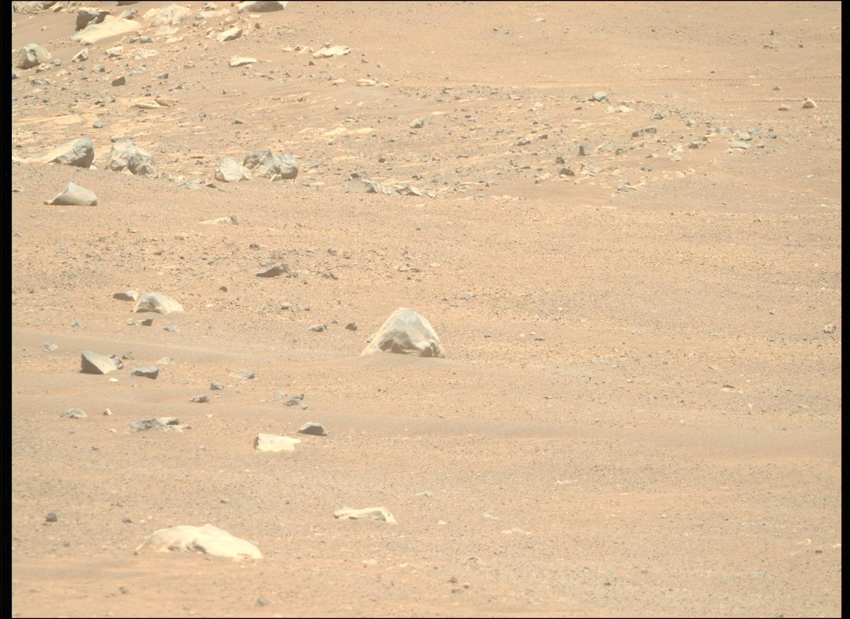 This image was taken by MCZ_RIGHT onboard NASA's Mars rover Perseverance on Sol 1566