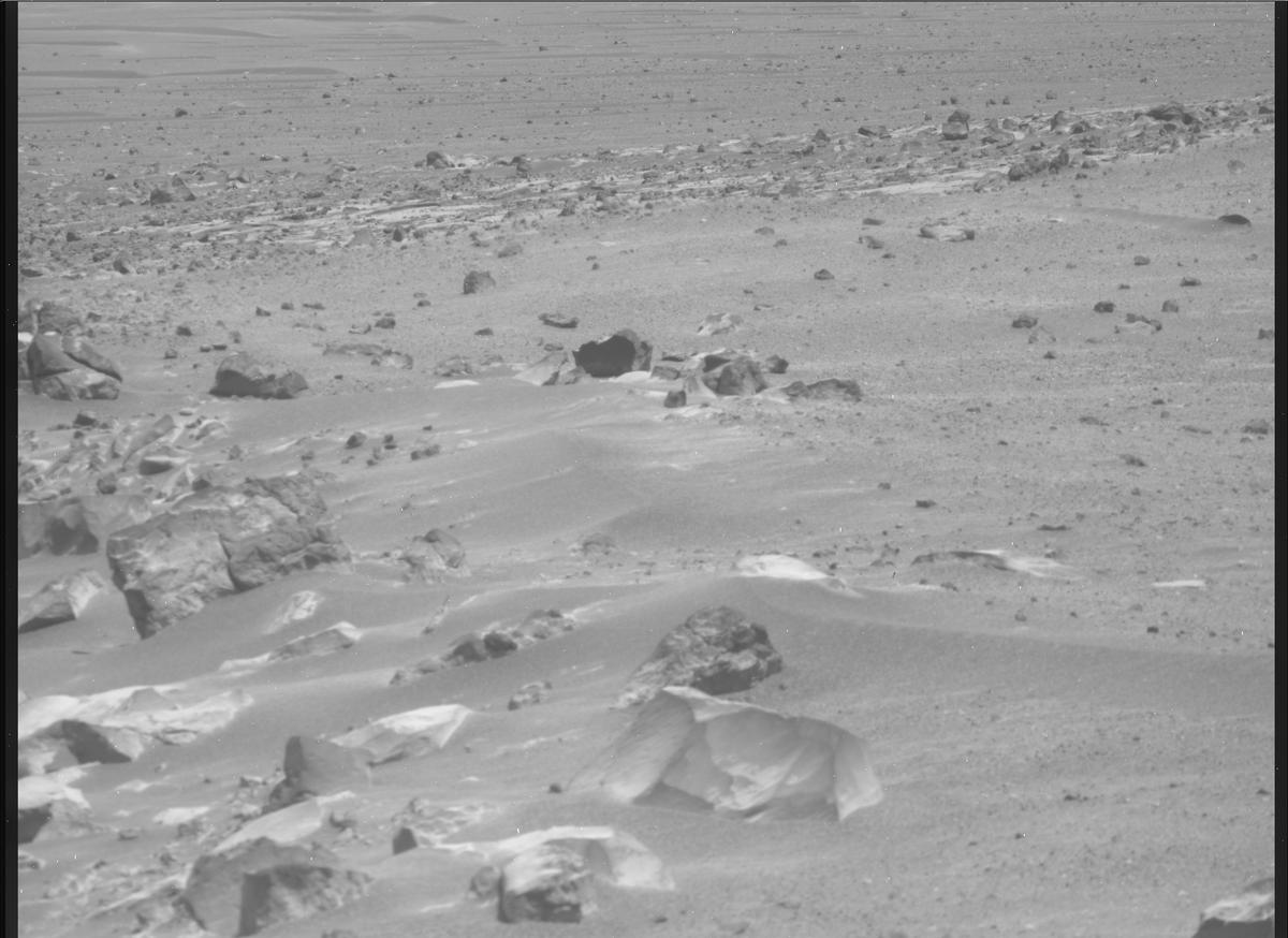 This image was taken by MCZ_RIGHT onboard NASA's Mars rover Perseverance on Sol 1567