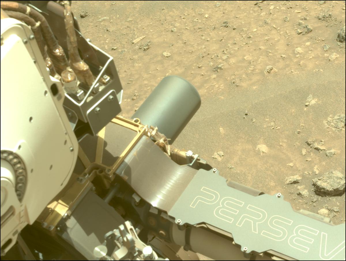 This image was taken by NAVCAM_LEFT onboard NASA's Mars rover Perseverance on Sol 1572