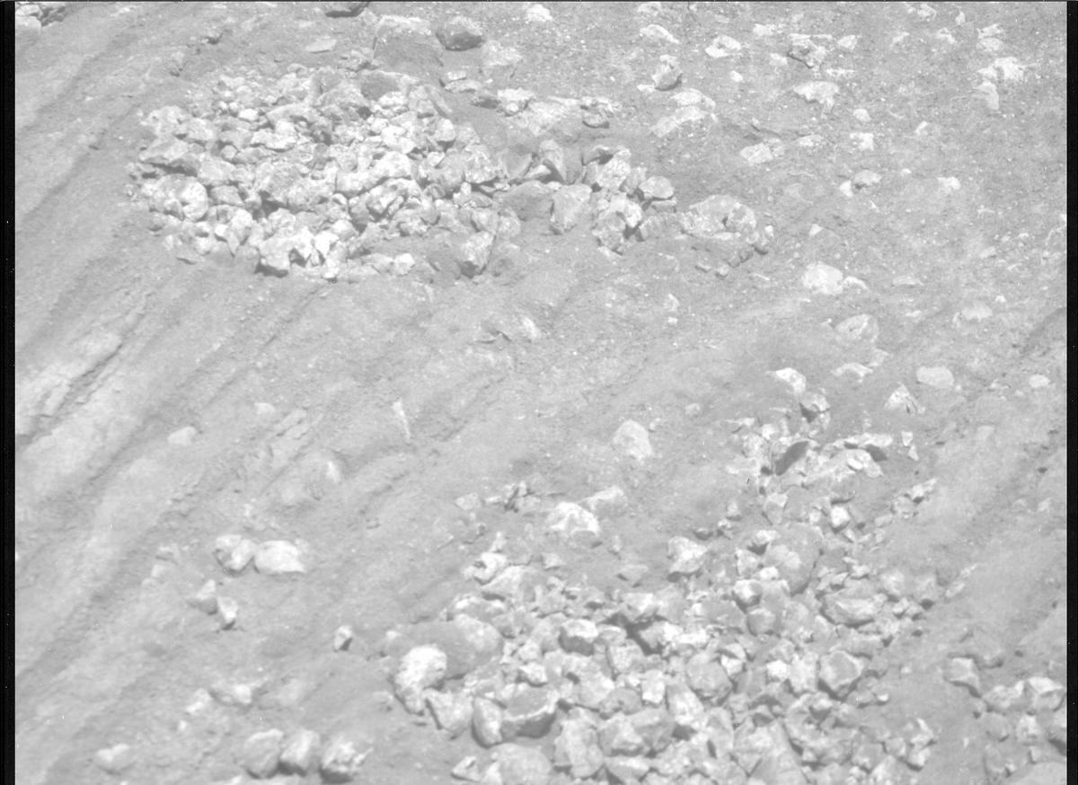 This image was taken by MCZ_RIGHT onboard NASA's Mars rover Perseverance on Sol 1575