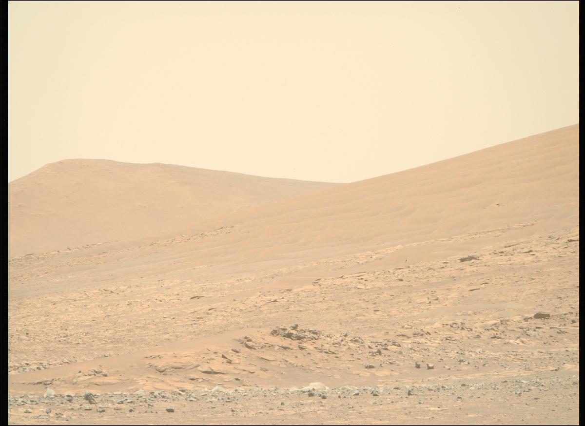 This image was taken by MCZ_RIGHT onboard NASA's Mars rover Perseverance on Sol 1576