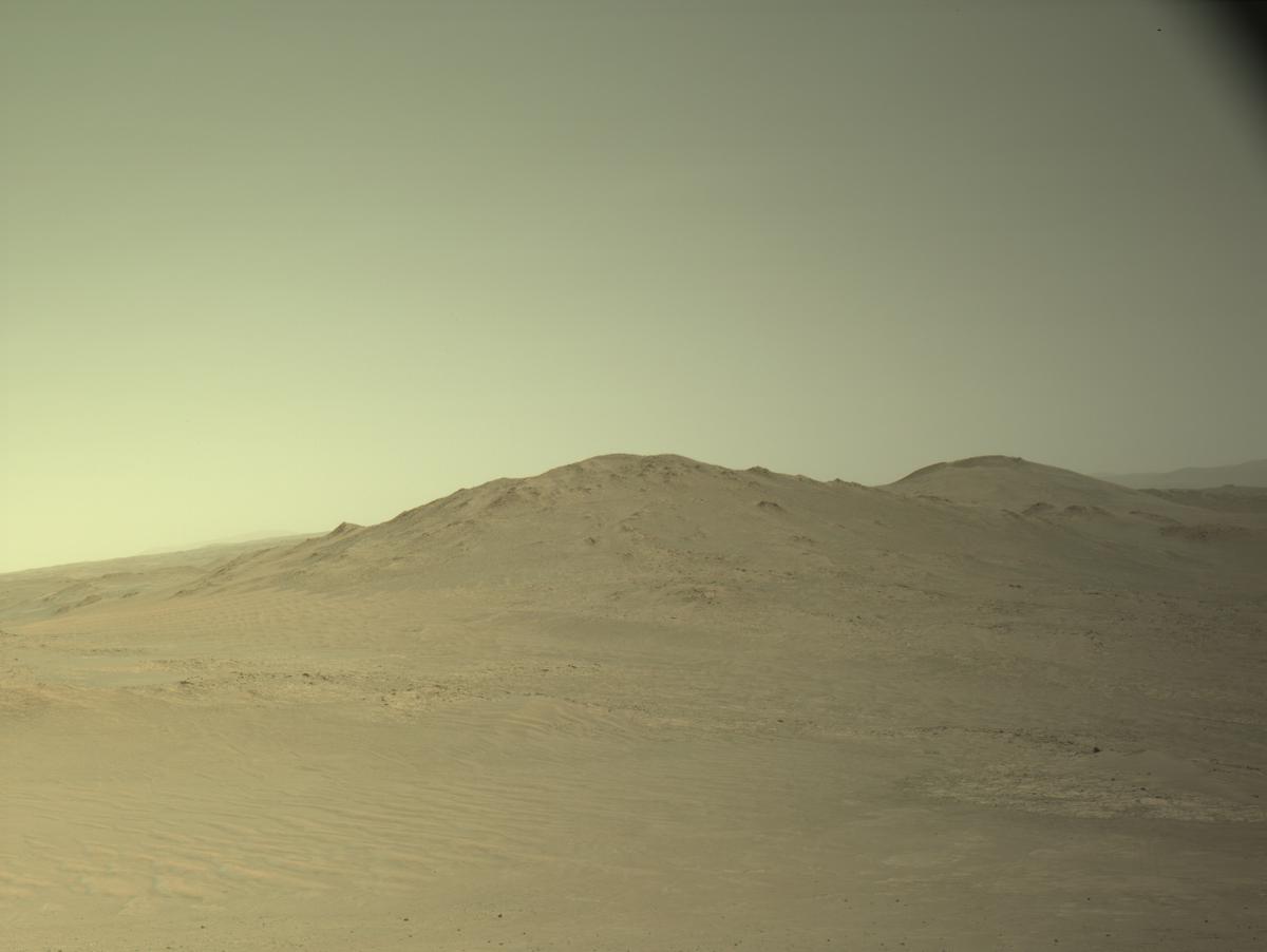 This image was taken by NAVCAM_RIGHT onboard NASA's Mars rover Perseverance on Sol 1579