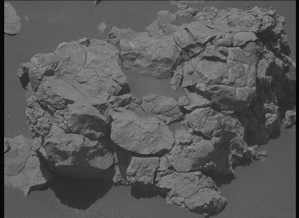 This image was taken by MCZ_LEFT onboard NASA's Mars rover Perseverance on Sol 1580