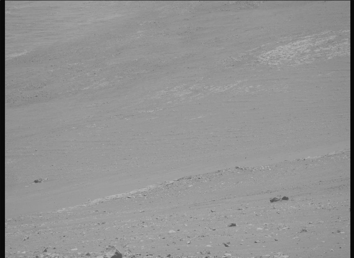This image was taken by MCZ_RIGHT onboard NASA's Mars rover Perseverance on Sol 1580