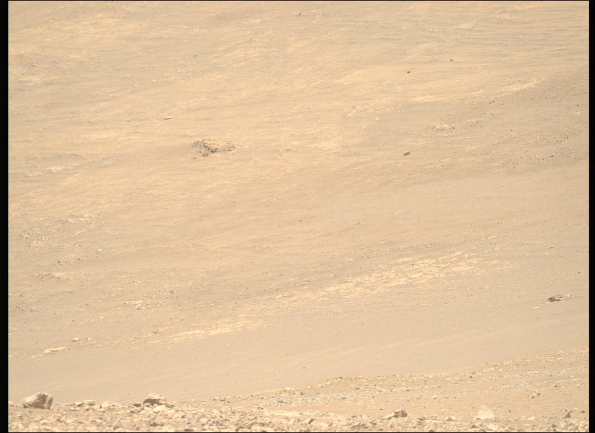 This image was taken by MCZ_RIGHT onboard NASA's Mars rover Perseverance on Sol 1580