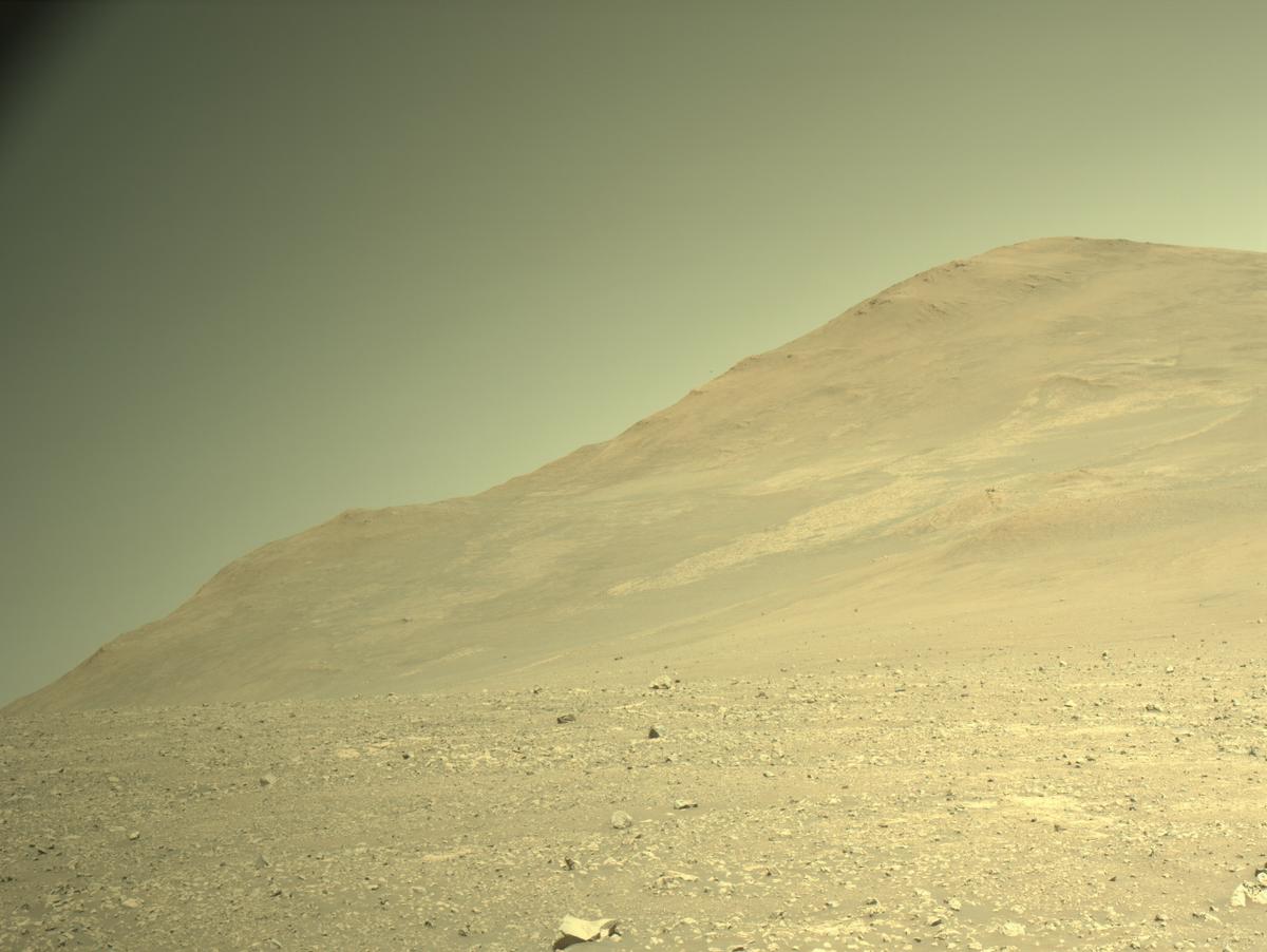 This image was taken by NAVCAM_RIGHT onboard NASA's Mars rover Perseverance on Sol 1581