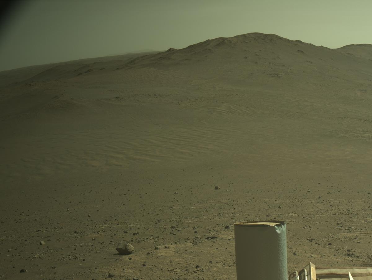 This image was taken by NAVCAM_RIGHT onboard NASA's Mars rover Perseverance on Sol 1581