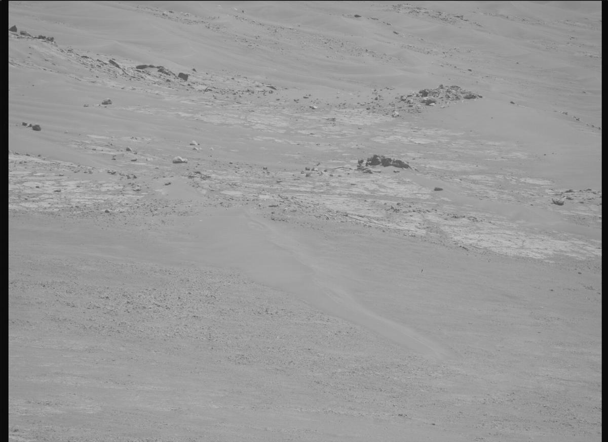 This image was taken by MCZ_RIGHT onboard NASA's Mars rover Perseverance on Sol 1582