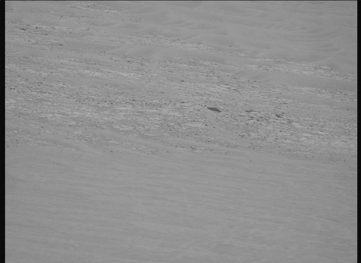 This image was taken by MCZ_RIGHT onboard NASA's Mars rover Perseverance on Sol 1582
