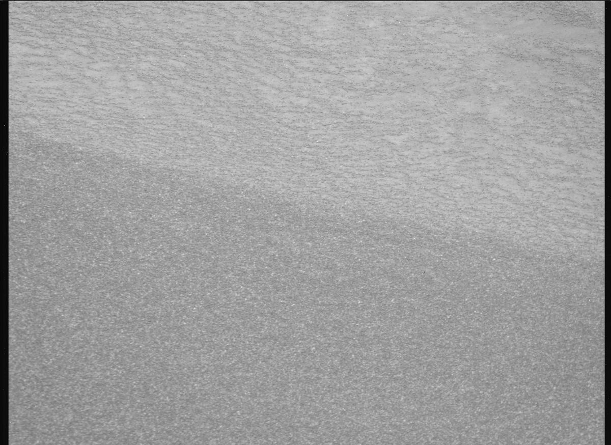 This image was taken by MCZ_RIGHT onboard NASA's Mars rover Perseverance on Sol 1594